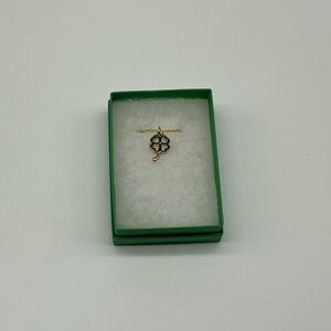 *NEW* Gold Clover Pendant Necklace